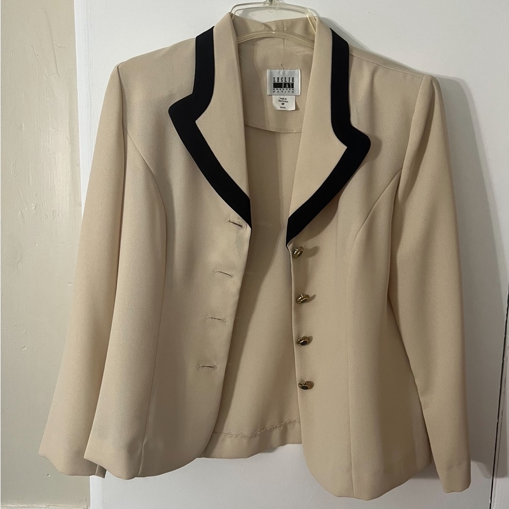Vintage Elegant Cream Blazer